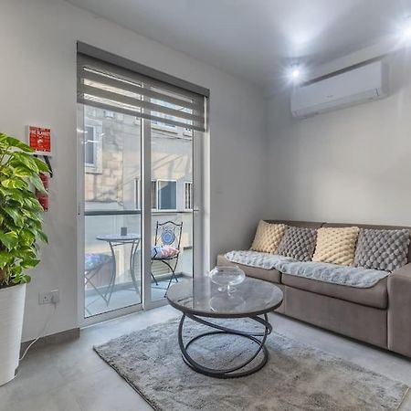 Nocturnal Elegance Apartment By Solea Sliema Esterno foto