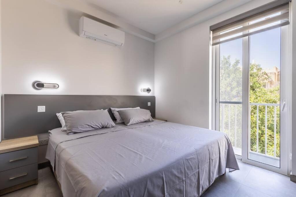 Nocturnal Elegance Apartment By Solea Sliema Esterno foto